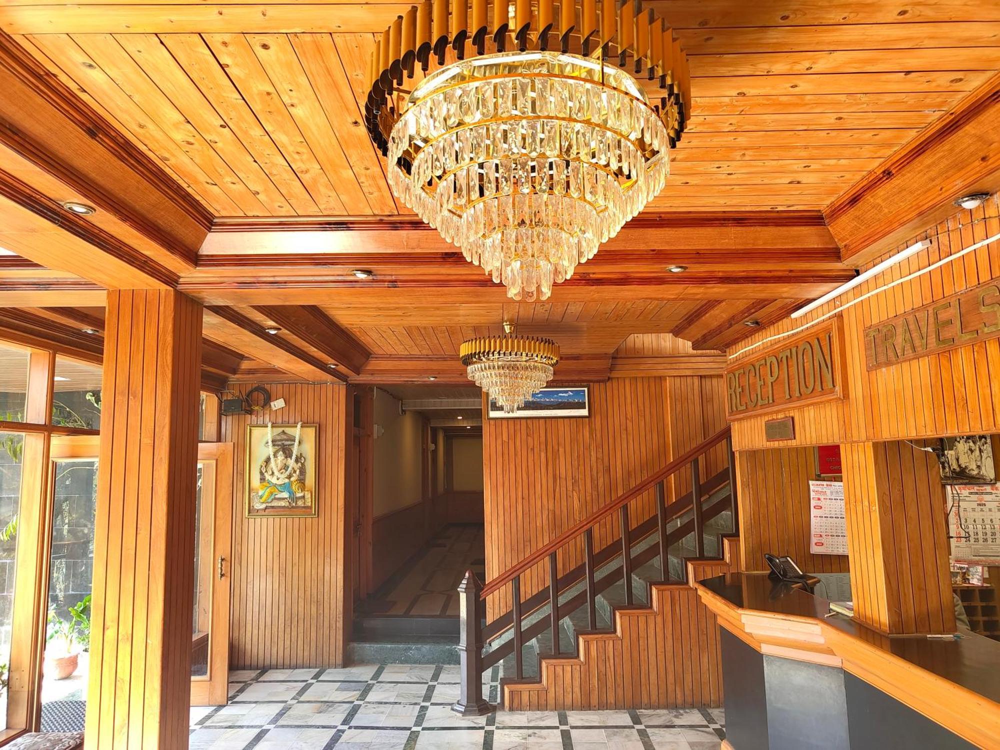 Shalimar The Mall Road 3*