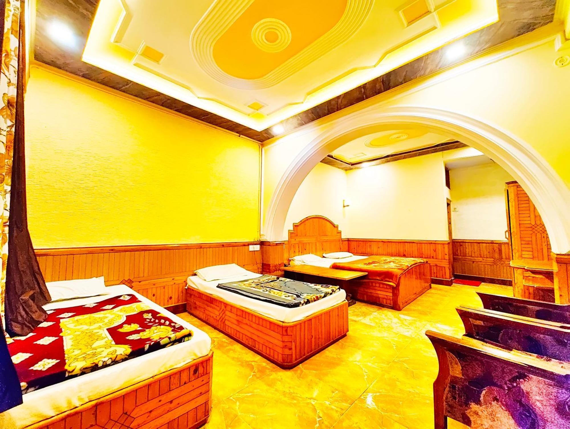 Shalimar The Mall Road 3* Nainital