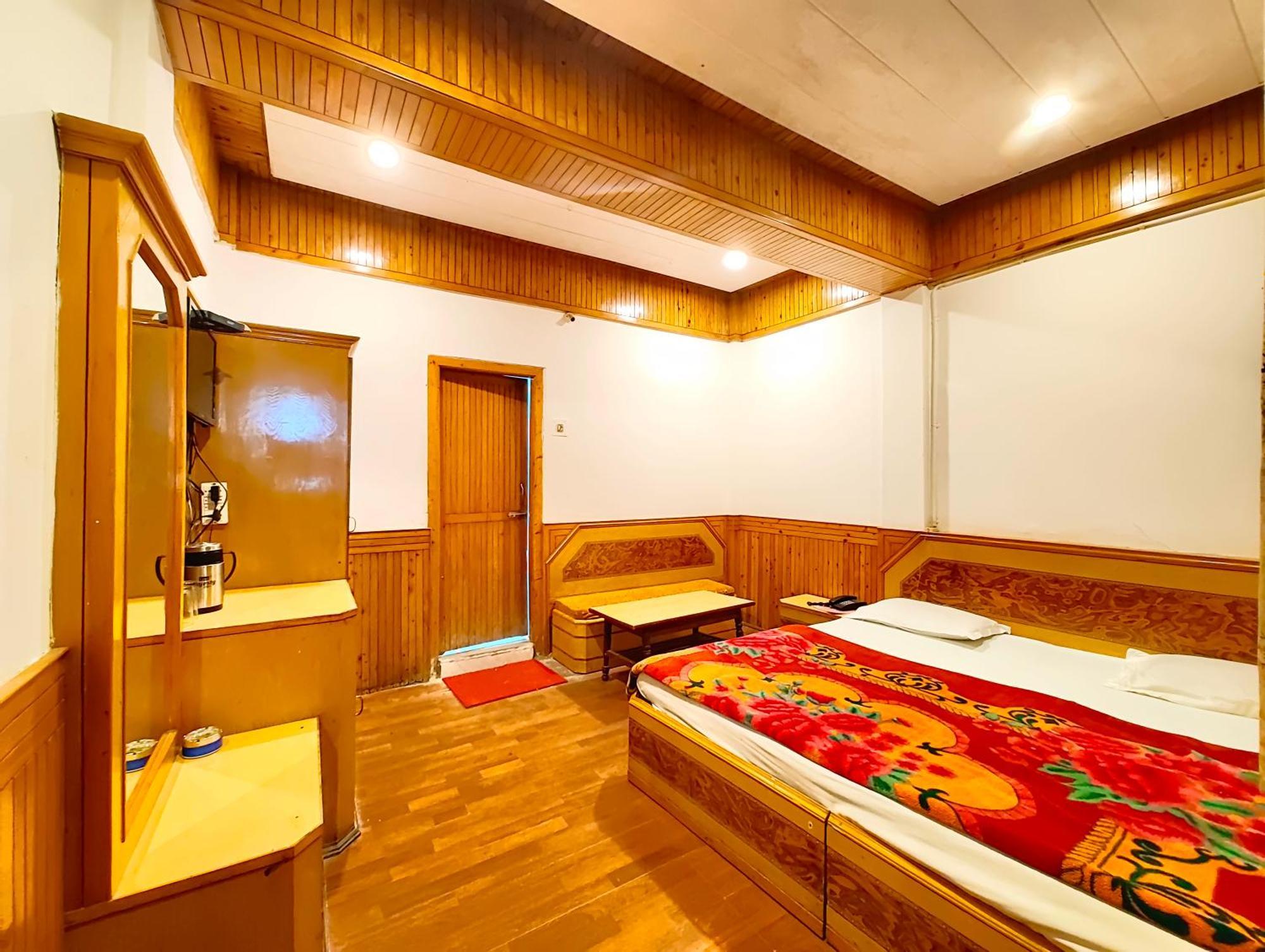 Shalimar The Mall Road Hotel 3*