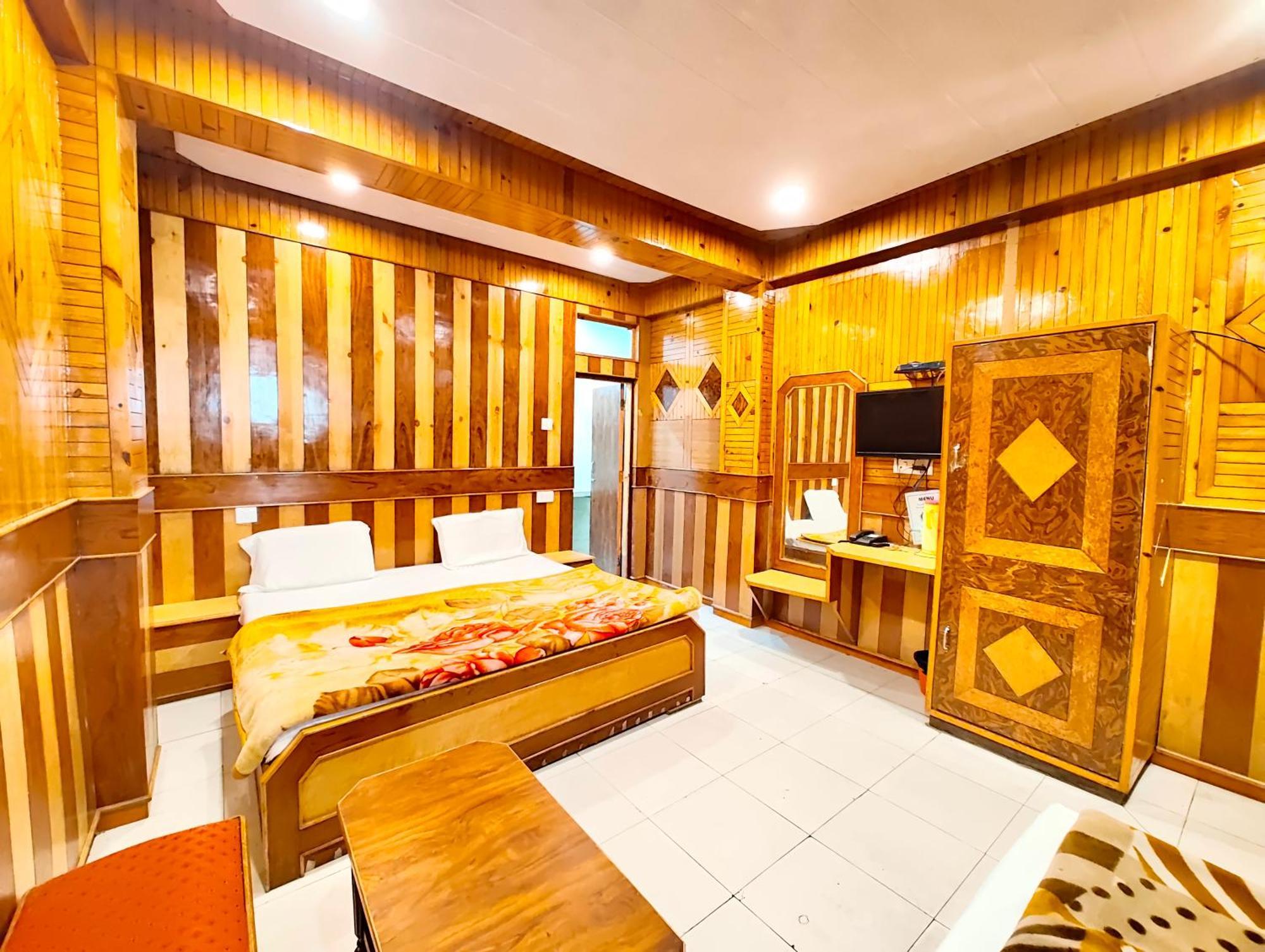 Shalimar The Mall Road Hotel 3*