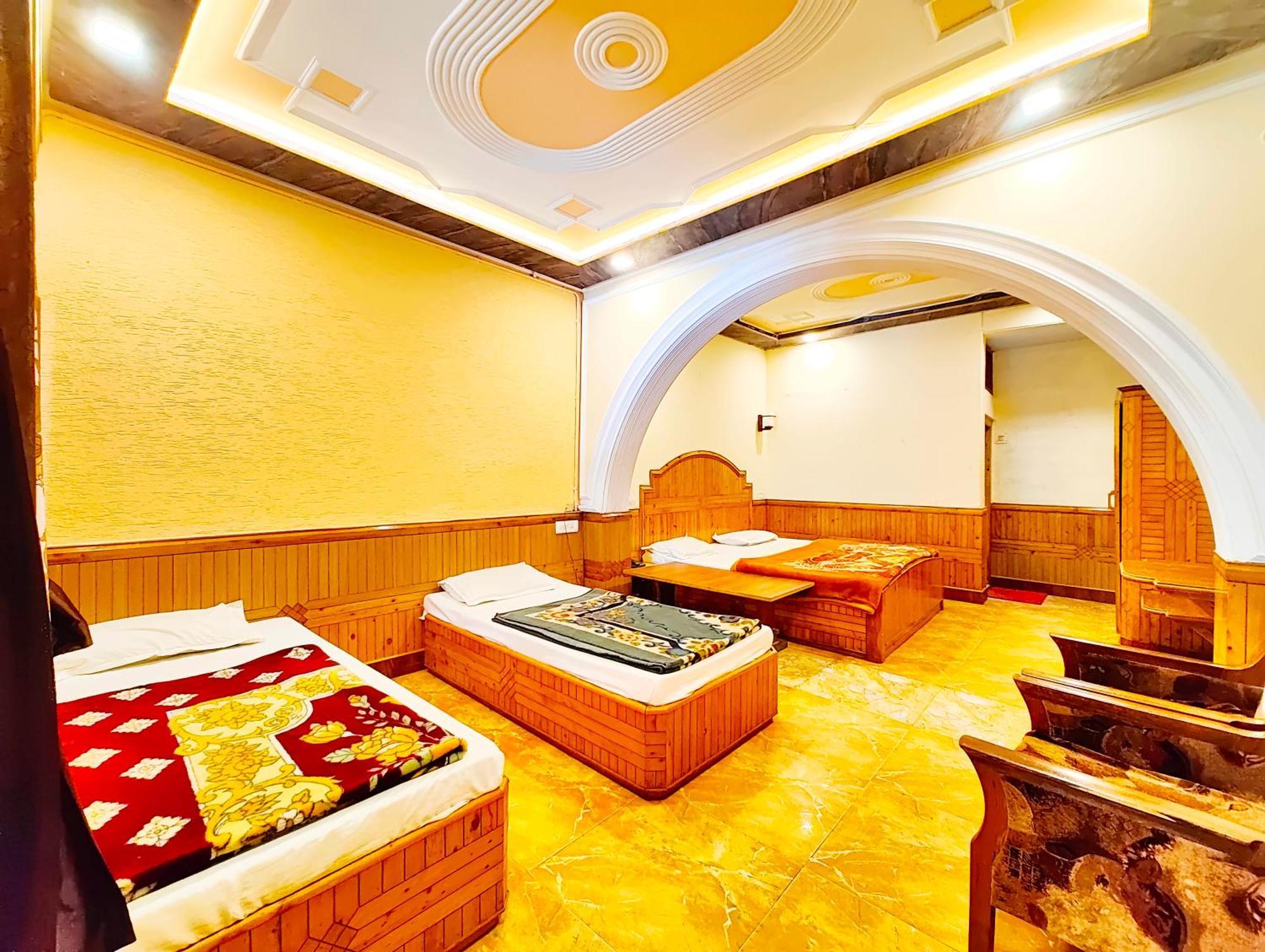 Hotel Shalimar The Mall Road 3*