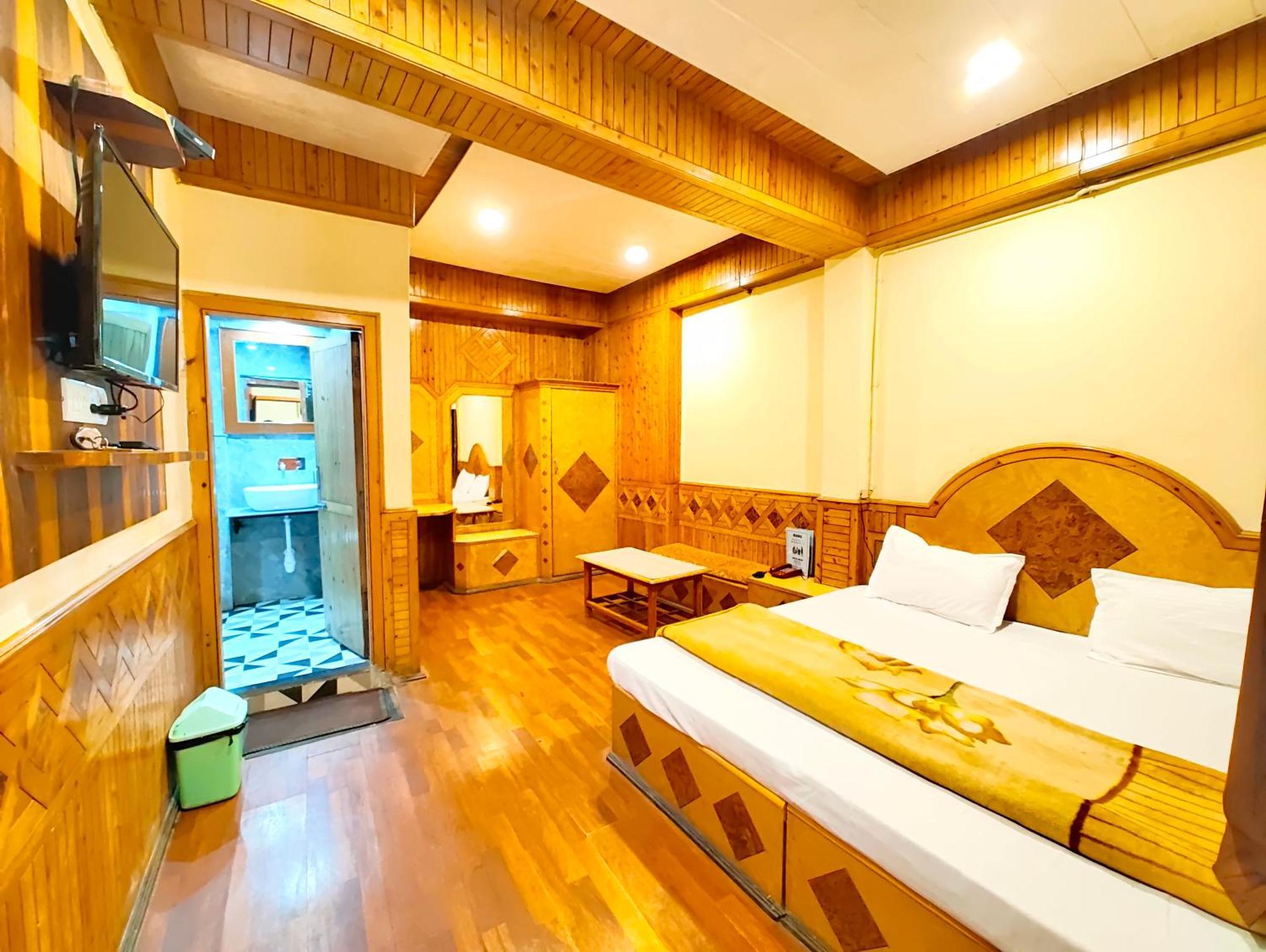 Shalimar The Mall Road Hotel Nainital