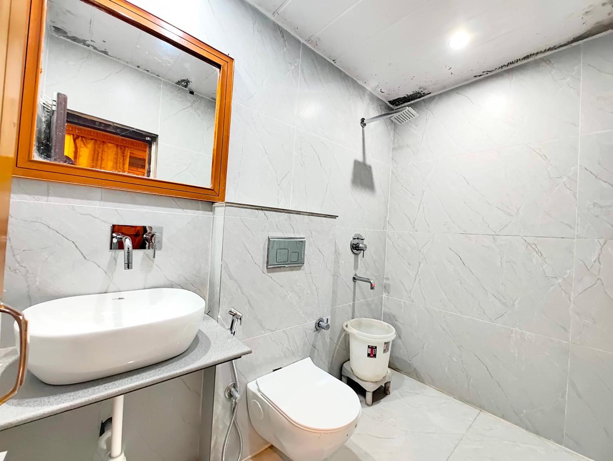 Shalimar The Mall Road 3* Nainital