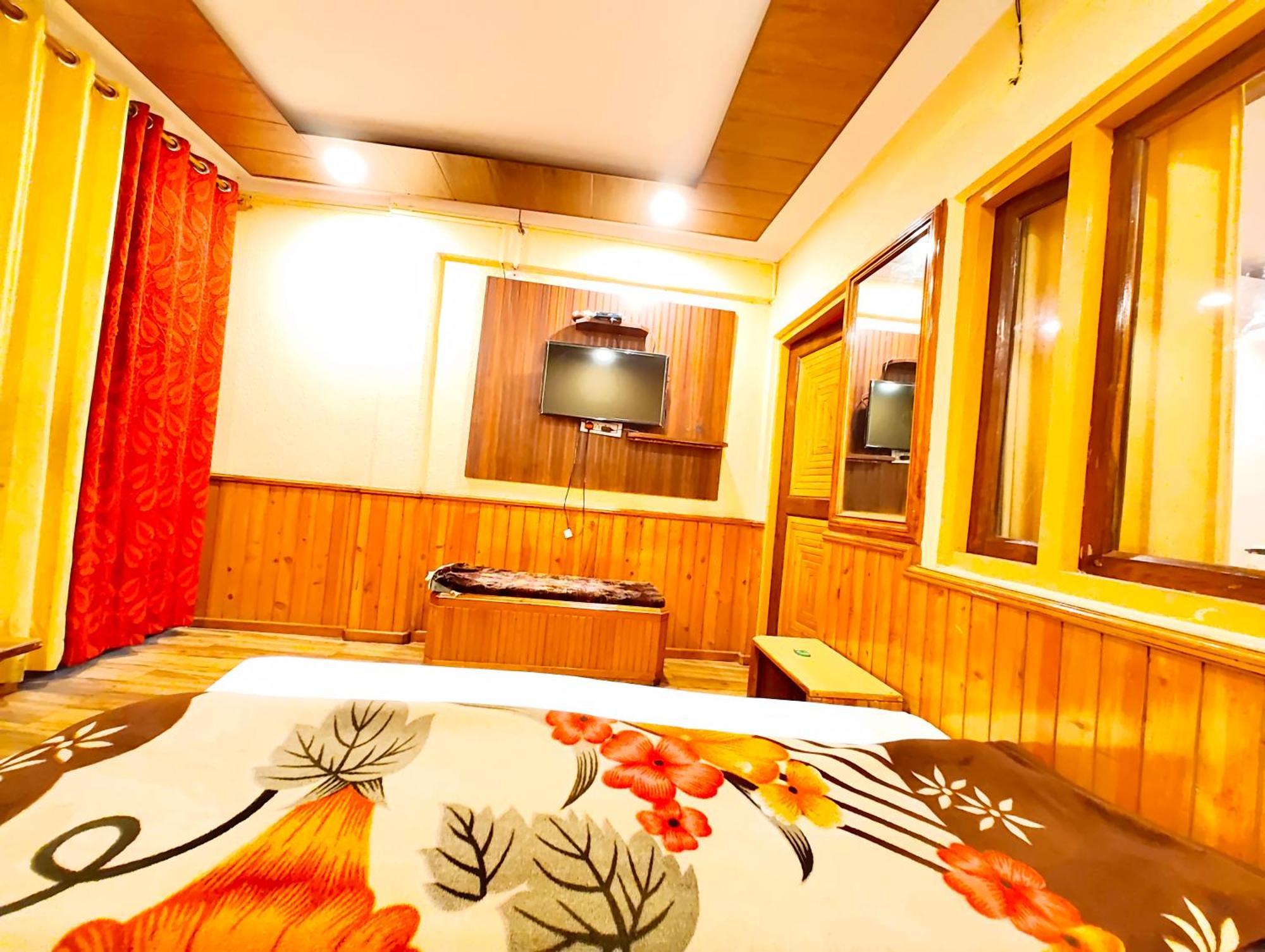 Shalimar The Mall Road Hotel Nainital
