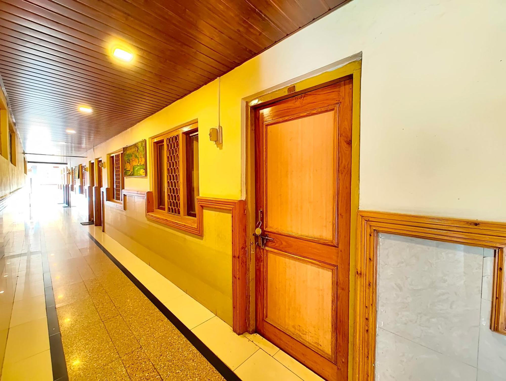 Shalimar The Mall Road Hotel 3*