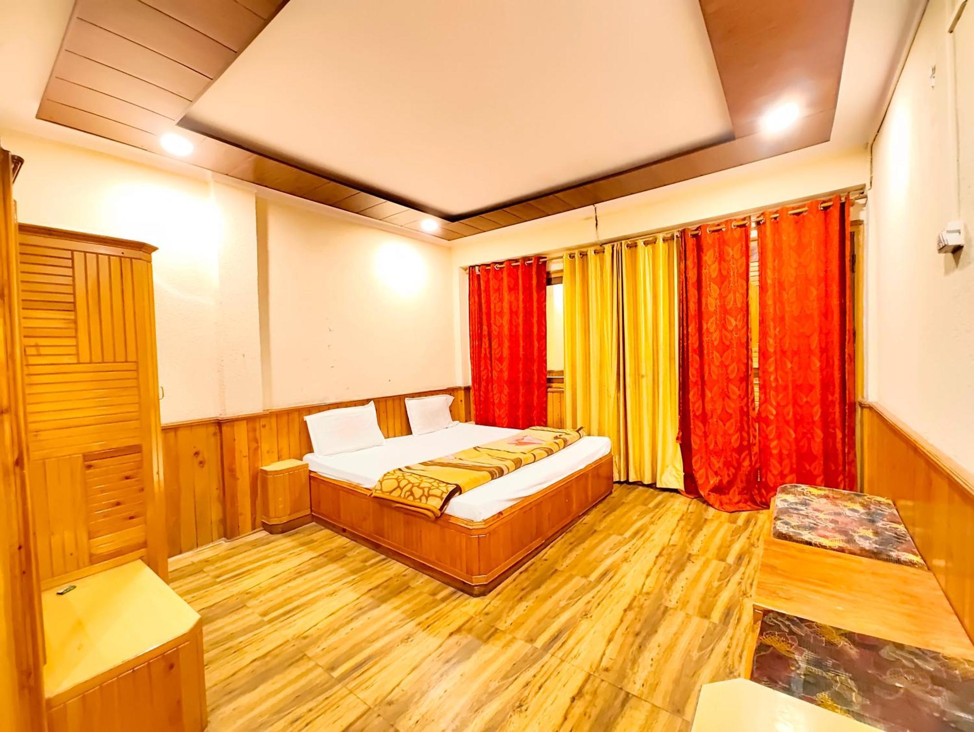Shalimar The Mall Road Hotel