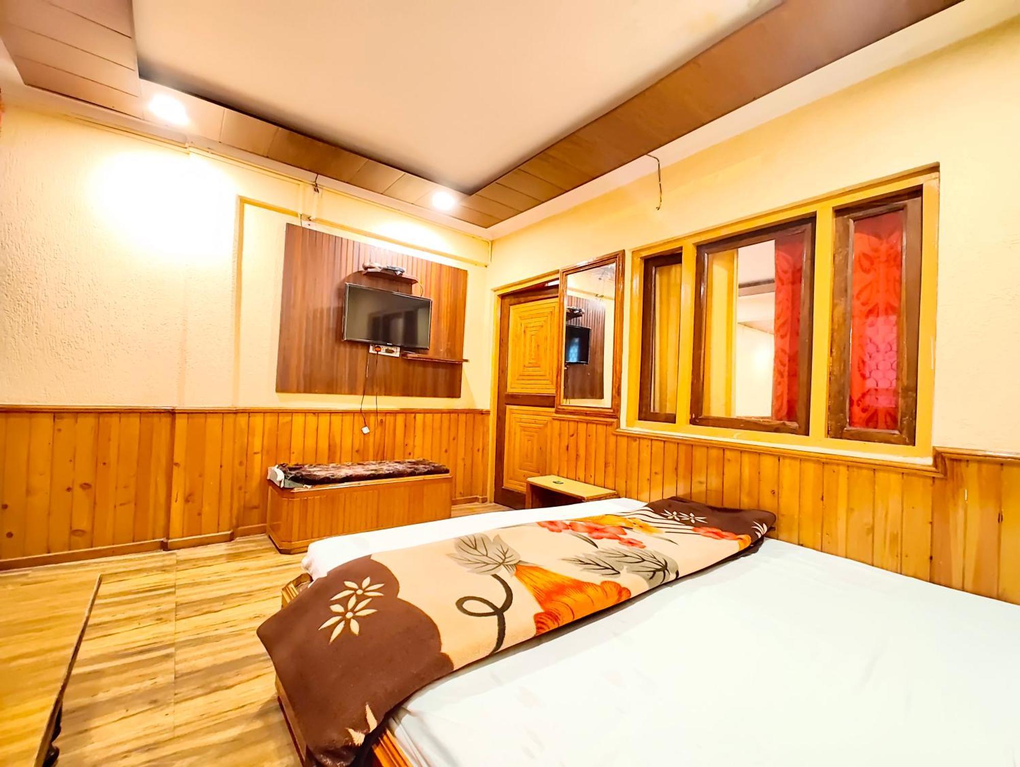 Shalimar The Mall Road 3* Nainital