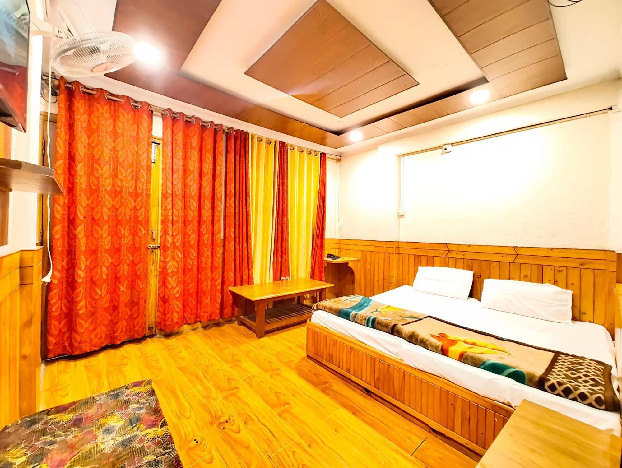 Hotel Shalimar The Mall Road 3*